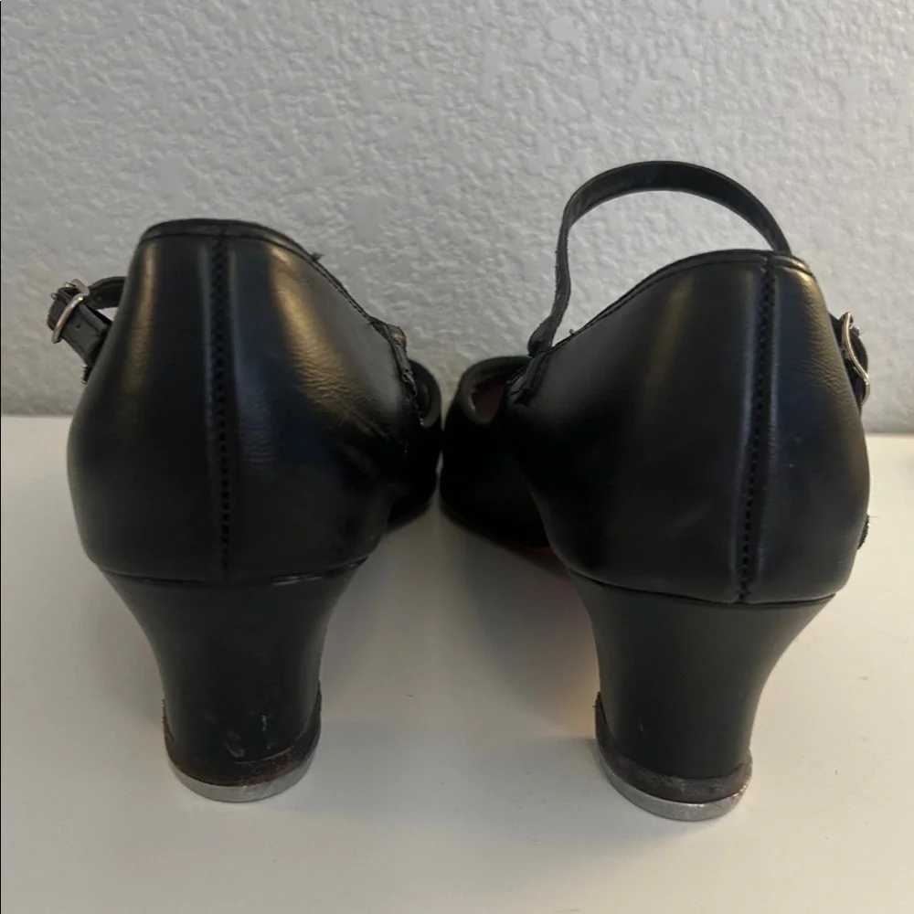 Capezio Girls Black Closed Toe Ankle Strap‎ Kitten Heel Tap Dance Shoes Size 8W
